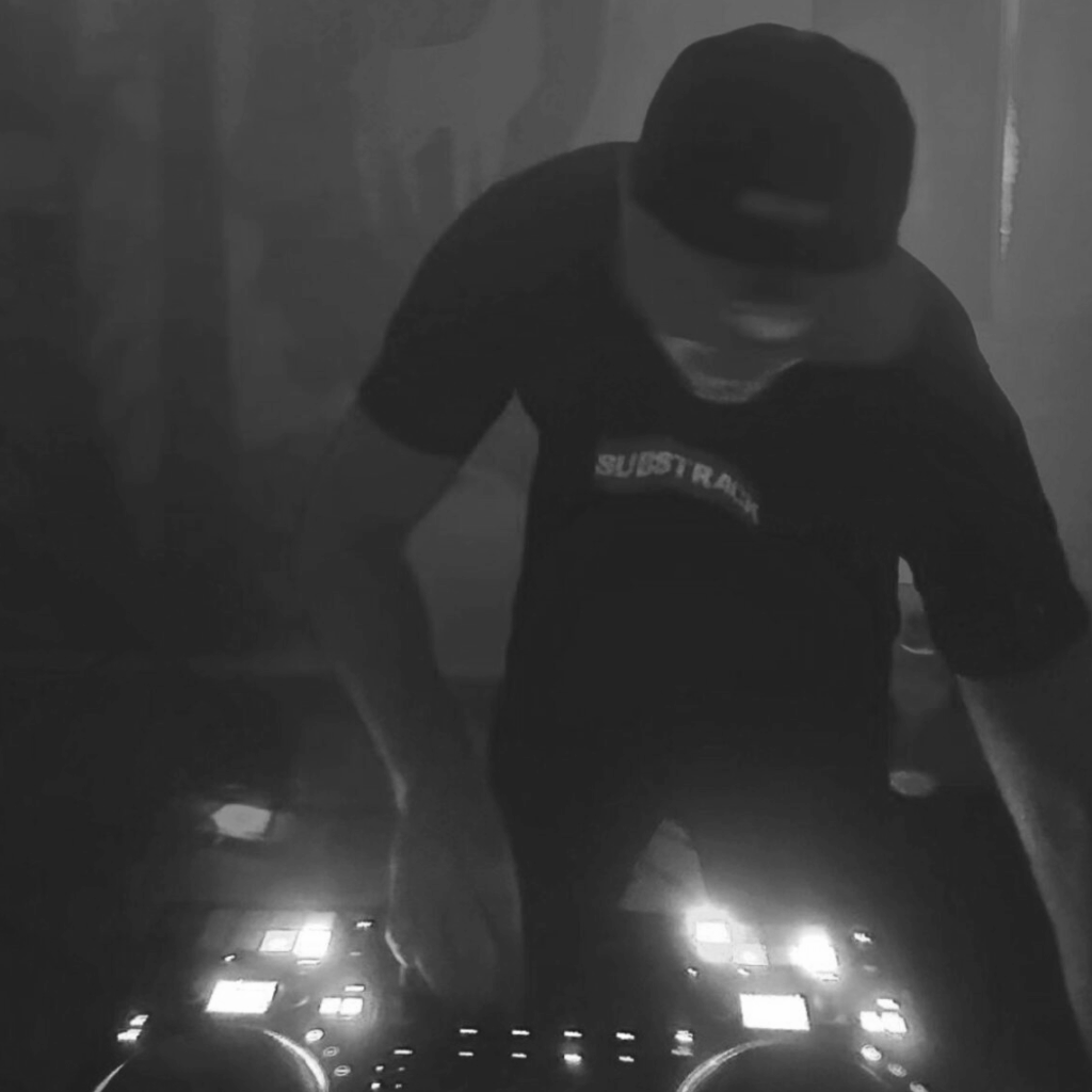 Substrack-mUZIC-radio-2